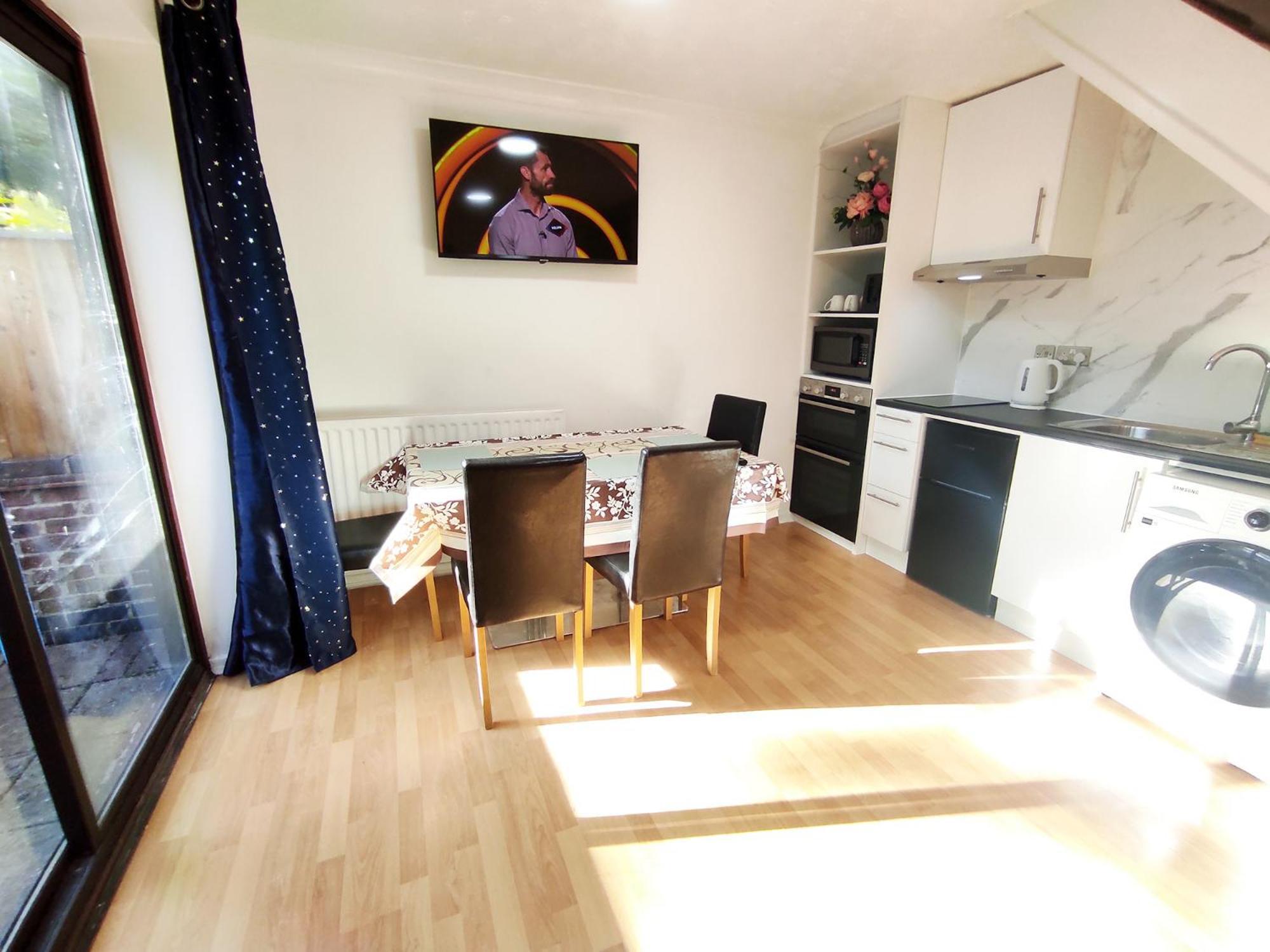 The Swans - Two-Bedroom City Centre House With Parking Oxford Dış mekan fotoğraf